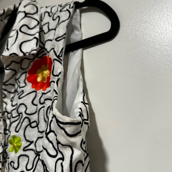 Mercer & Madison Women’s Sz: L Linen Vest Embroidered Bright Spring Flowers. - Picture 7 of 8